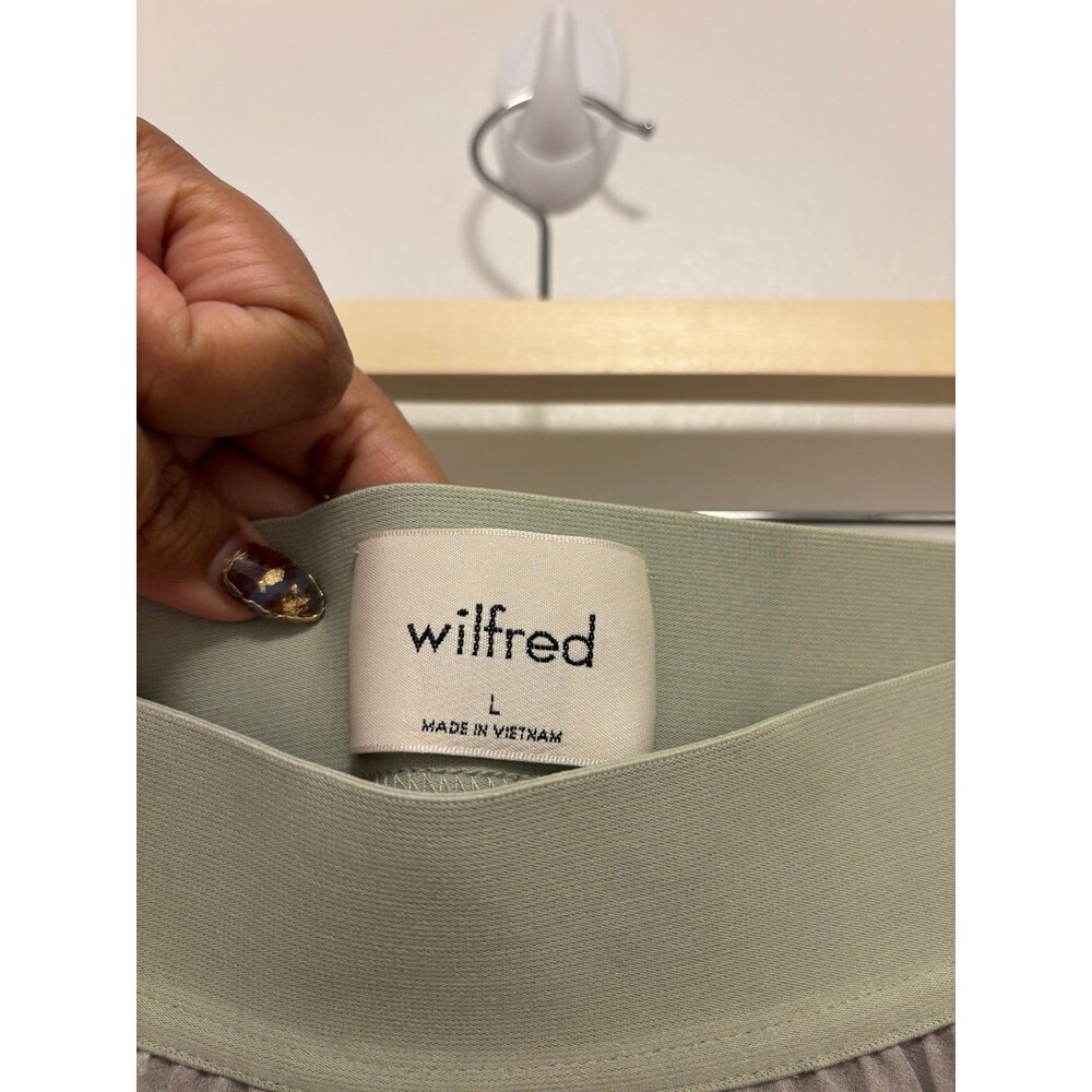 NWOT Aritzia Wilfred Twirl Skirt in a sage green leaf/floral pattern Size L - Picture 4 of 6